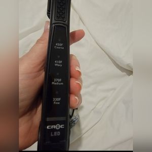 Croc LED Black Titanium 1'' Flat Iron